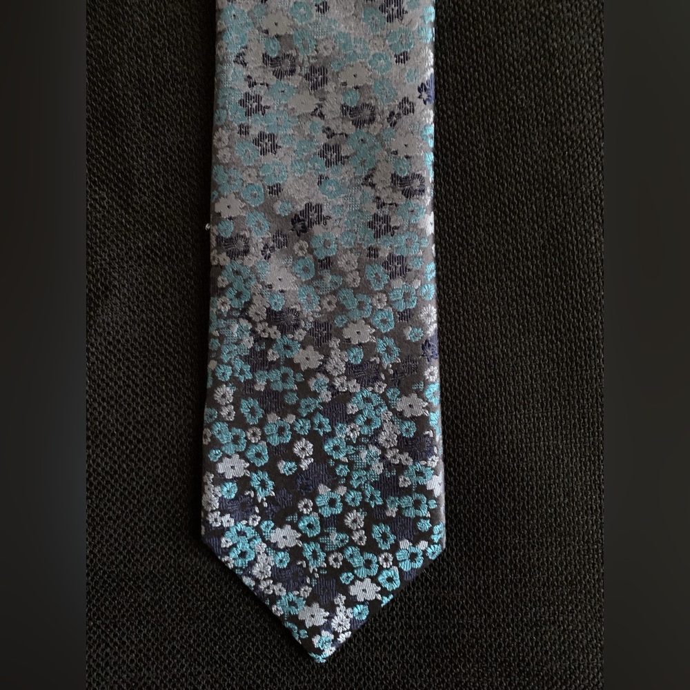 Van Heusen Floral Tie in Blue and Gray